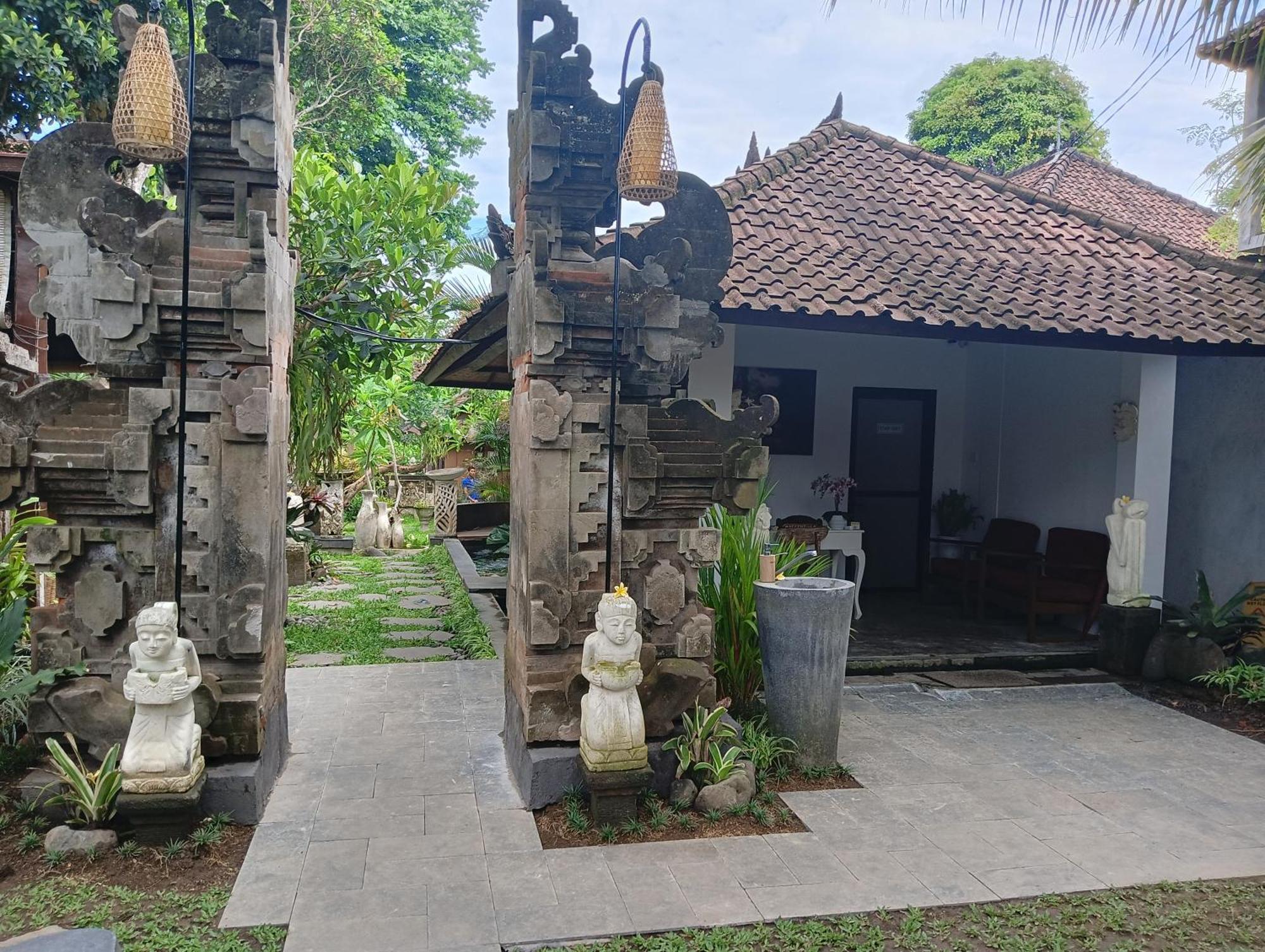 Liyer Spirit House Hotel Ubud  Exterior photo