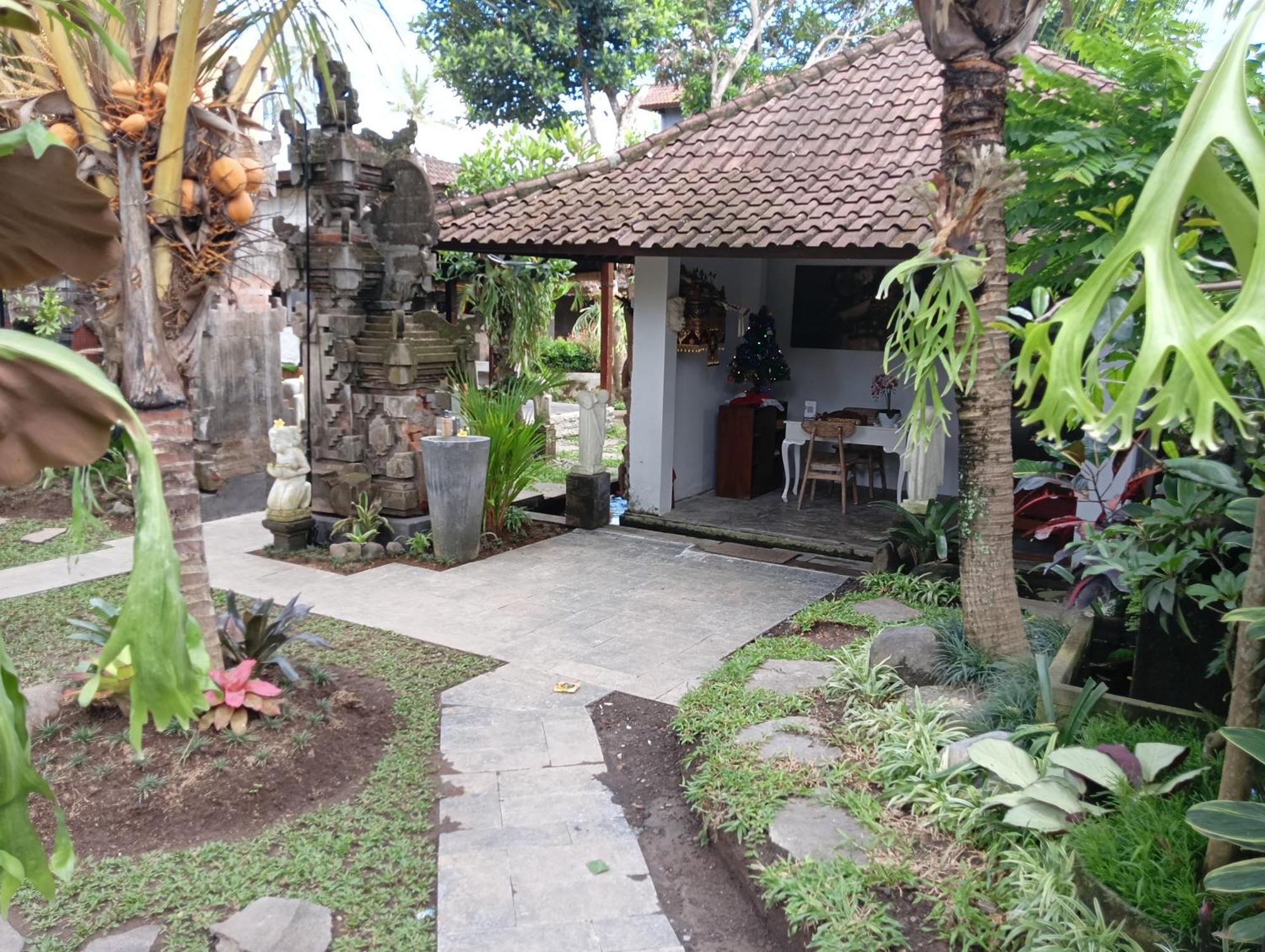 Liyer Spirit House Hotel Ubud  Exterior photo