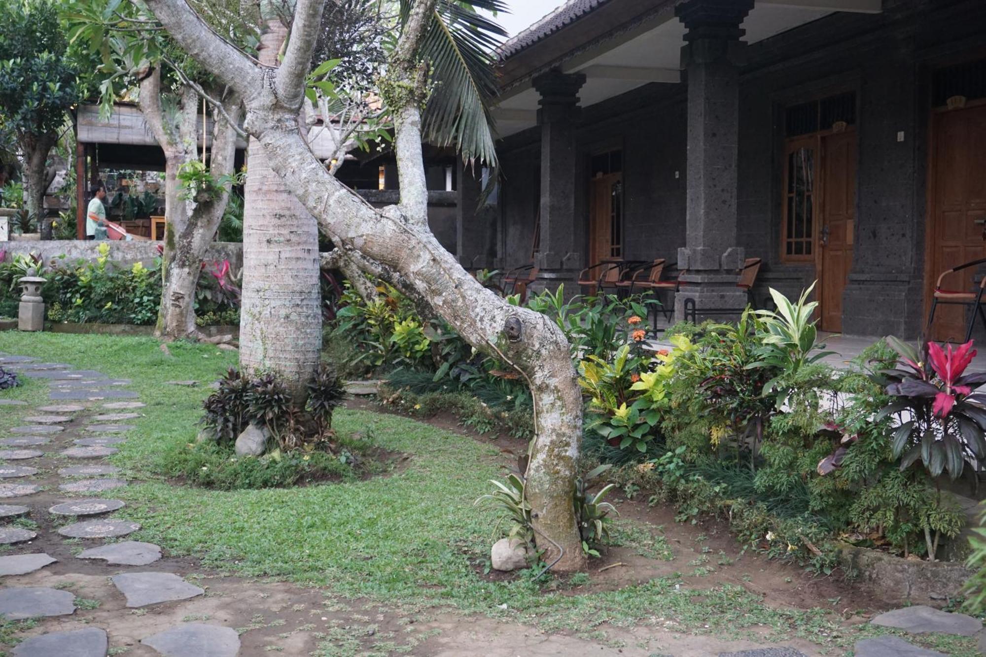 Liyer Spirit House Hotel Ubud  Exterior photo