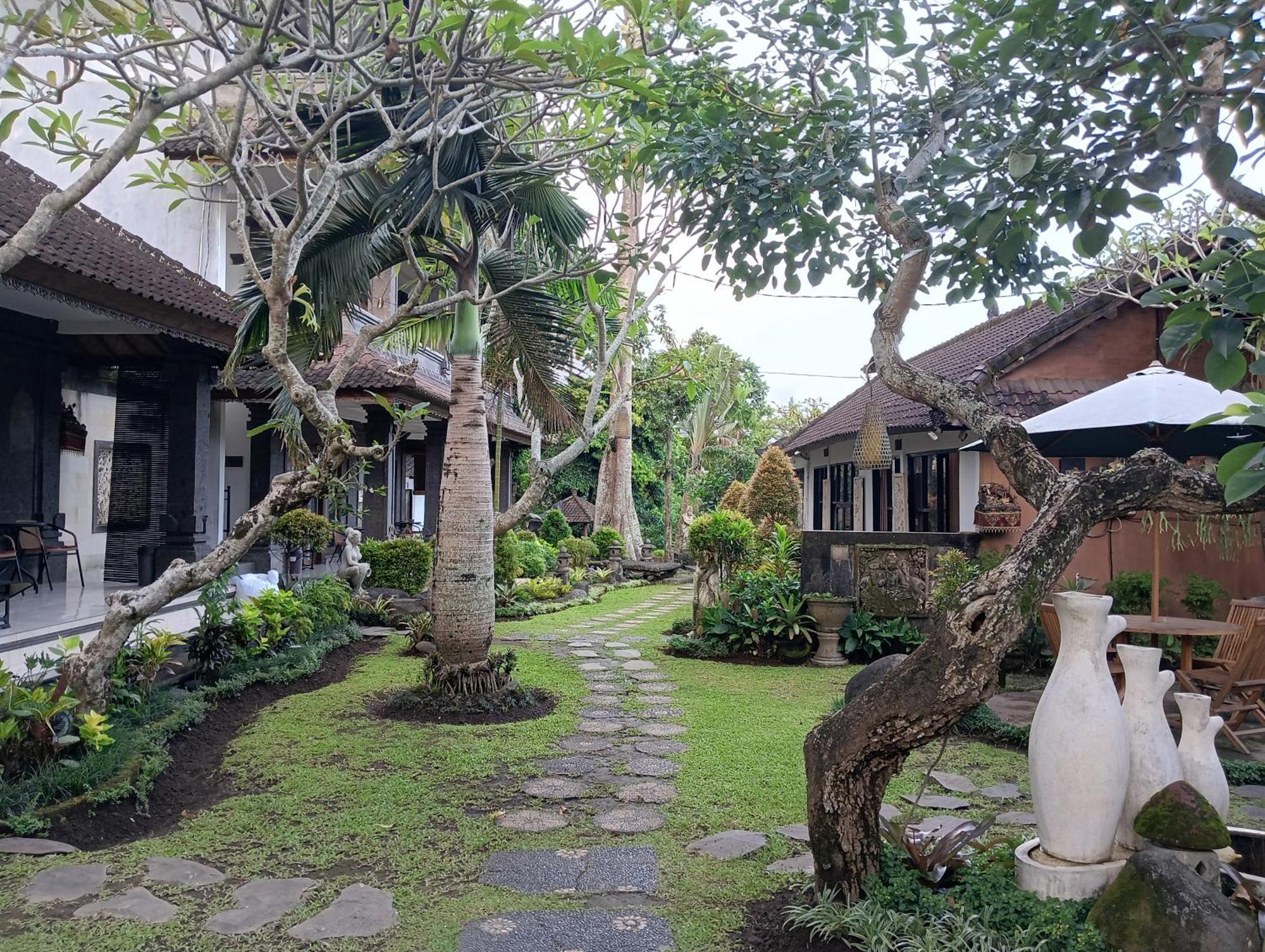 Liyer Spirit House Hotel Ubud  Exterior photo