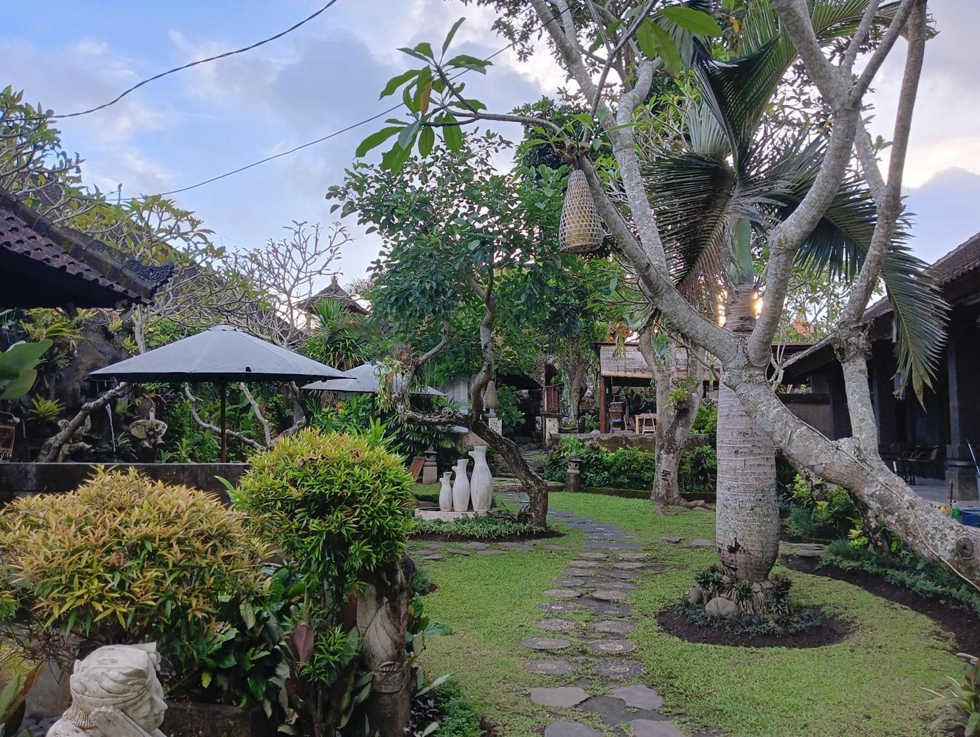 Liyer Spirit House Hotel Ubud  Exterior photo